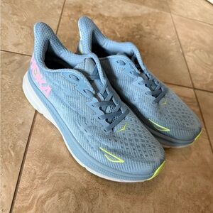 HOKA Clifton 9 size 7.5